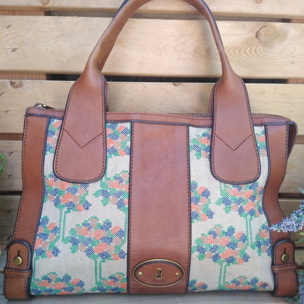 FOSSIL VINTAGE REISSUE EMBROIDERED CANVAS  EUC